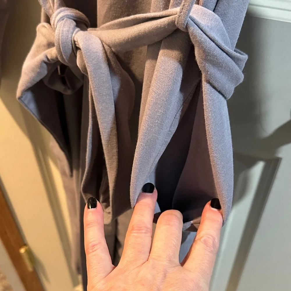 Cozy Gray Universal Standard Robe - Picture 4 of 4